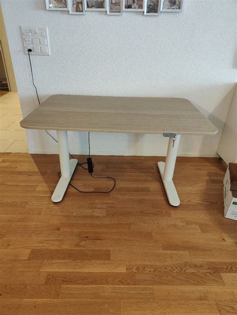 Ikea Bekant Elektrisch verstellbarer Bürotisch 80cm x 120cm Kaufen