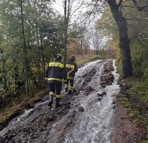 Maltempo Sull Appennino Modenese Una Famiglia Rimane Isolata A