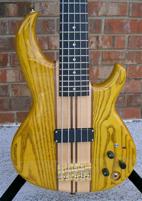 Aria Pro 5 String Mint Lowend Bass Shop Vault