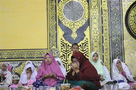 Buka Puasa Bersama Santri Akhir Kmi Dewan Guru Dan Seluruh Santri