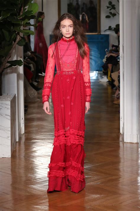 Valentino Fall 2017: See All the Runway Looks