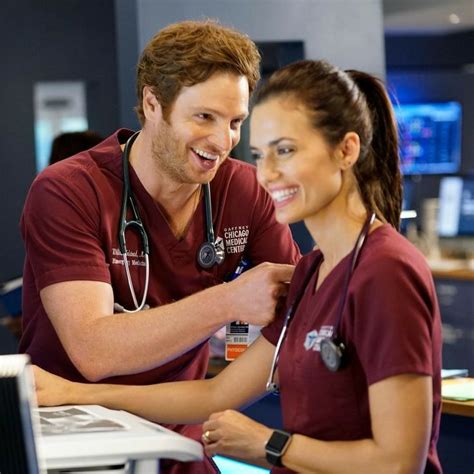 Pin En Chicago Med Actores Guapos Actores Que Guapo