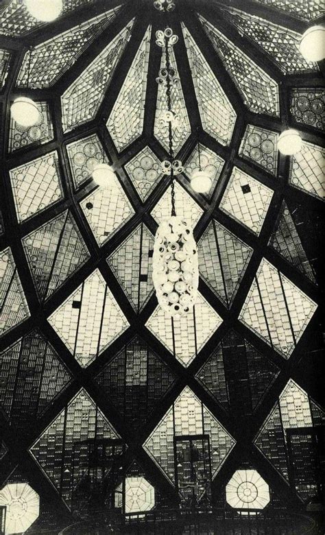 Bruno Taut. Pabellón de vidrio... Love these contrasting, yet somehow ...
