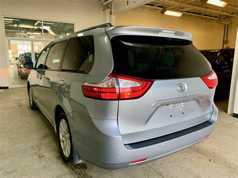 2017 Toyota Sienna Xle Awd No Accidents Almost New Leather 20kms