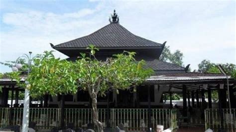 Wisata Religi Makam Sunan Kalijaga