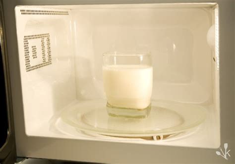 Can You Microwave Milk Safely Heating It Up Kitchensanity Milk Microwave Canning