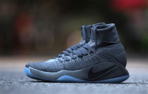 Nike Hyperdunk Flyknit Flightclub Sneaker