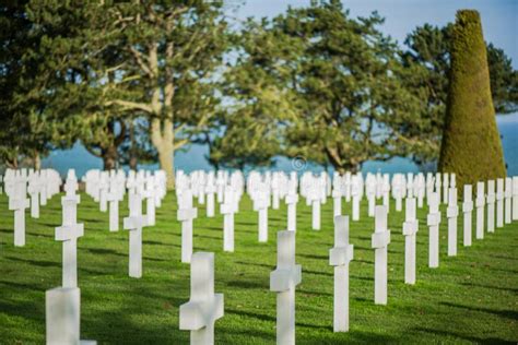 Cruces Blancas En El Cementerio Americano Omaha Beach Normandía