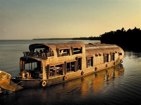 Best Luxury Houseboats in Kerala - Kerala Tourism Blog