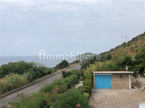 Vendita Villa Unifamiliare In Via Flacca Gaeta Ottimo Stato Posto