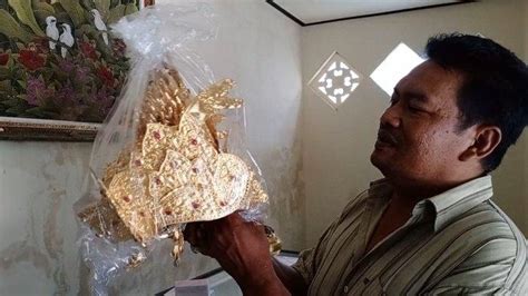 Pendapatan Anjlok, Naiknya Harga Emas Membuat Perajin Aksesoris