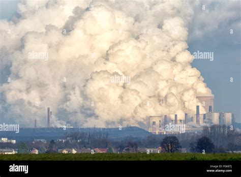 Coal Power Plant Pollution Hi Res Stock Photography And Images Alamy