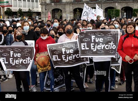 Estudiantes De Ayotzinapa Fotograf As E Im Genes De Alta Resoluci N Alamy