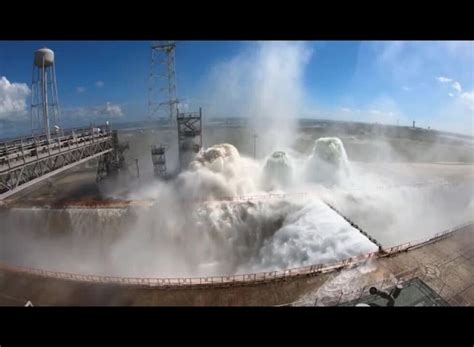 Watch Nasa S Launch Pad Water Deluge System Test At Nasa Kennedy Space Center Miami Herald