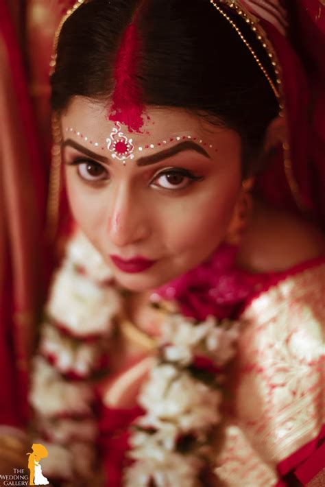 Top 13 Beautiful Bridal Bindi Designs You Should Try In 2022