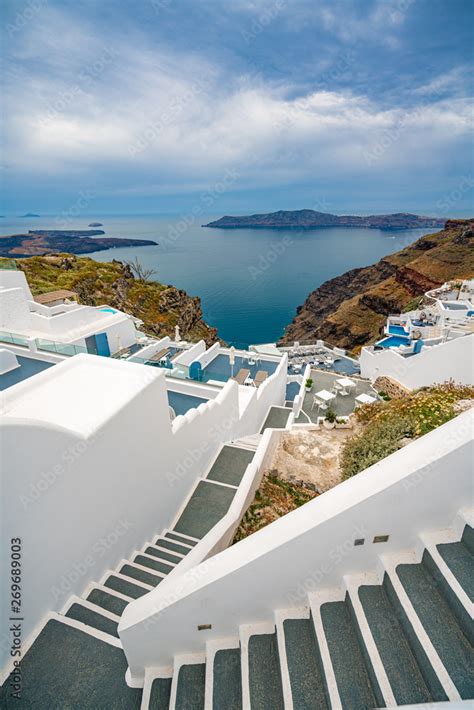 Fototapeta D Z Efektem G Bi Santorini Island Greece One Of The Most