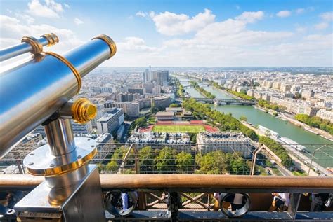 El mirador de la torre eiffel en parís Foto Premium