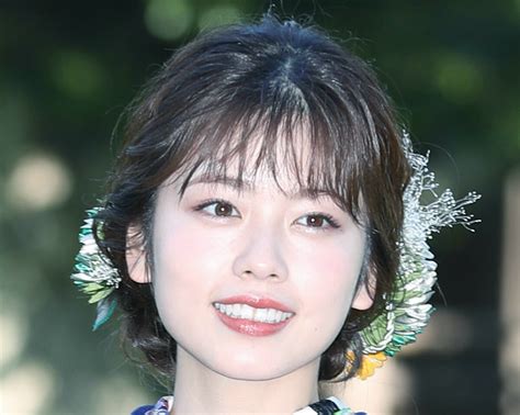 小芝風花、恵方巻を手にした可愛すぎる笑顔を公開！縁起が良くなりそうな表情にファン歓喜