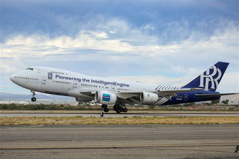 ロールスロイスボーイング 747 で低排出ガス燃焼システムをテスト中