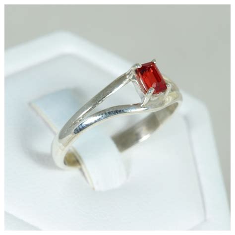 Bague En Argent Spinelle Rouge Taille