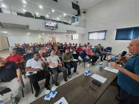 Miguel Torres Participa De Debate Da Campanha Salarial Dos Qu Micos