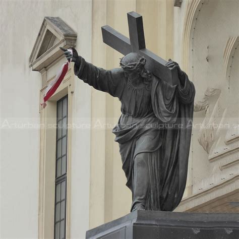 Christ Carrying The Cross Statue