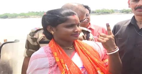 Bjp Candidate From Basirhat Rekha Patra Casts Her Vote In Sandeshkhali