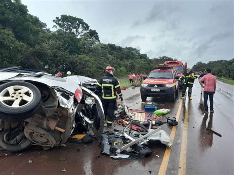 Mulher Morre E Sete Ficam Feridos Em Batida Entre Dois Carros Na BR 365