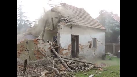 Demolition Izba Wyburzanie Budynk W Gospodarczych Youtube