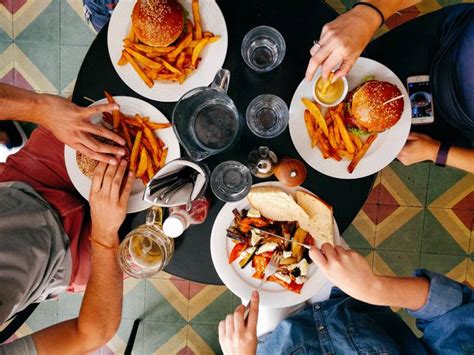 Alimentação no intercâmbio como lidar as diferenças Egali