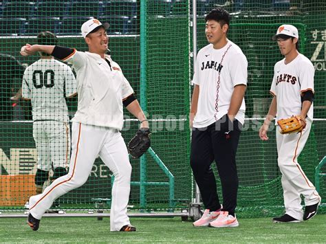 東スポ 写真部 On Twitter 【プロ野球】 2022年11月6日（東京ドーム）侍ジャパン強化試合2022 🆚巨人 中田翔 ＃岡本