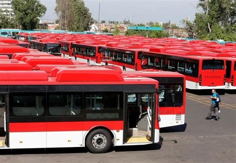 Chile Presentan primera flota de 100 buses eléctricos que se