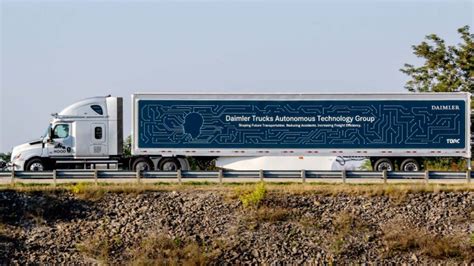 Daimler Trucks Erster hochautomatisierter Lkw auf der Straße