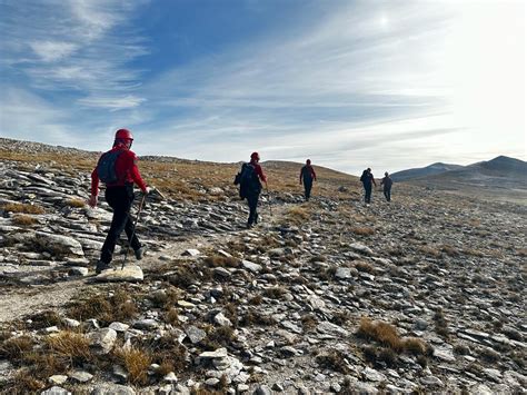 JAK timleri Uludağın zirvesinde Türk bayrağını dalgalandırdı