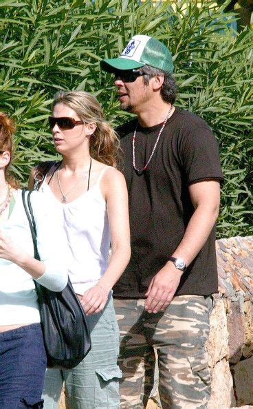 Benicio Del Toro Photos Benicio Del Toro And New Girlfriend Sara Foster 23 Years Old On