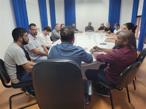 Comissão de Educação ouve Camilo Santana sobre continuidade das escolas