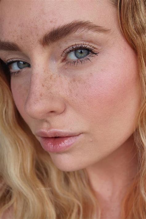 How To Fake Freckles With Makeup Faux Freckles Tips Glowsly