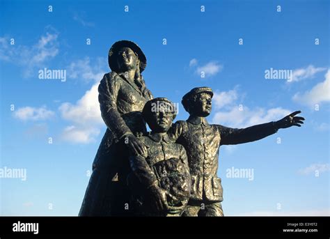 Statue of Annie Moore and her brothers, Ireland Stock Photo - Alamy