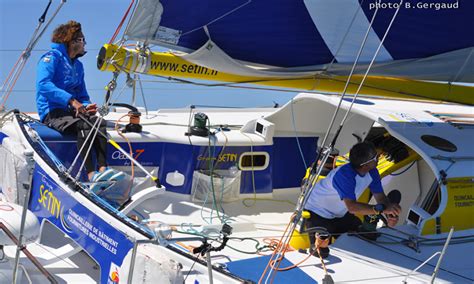 Un Petit Oiseau Sur Groupe Setin Manuel Cousin Sailing Team