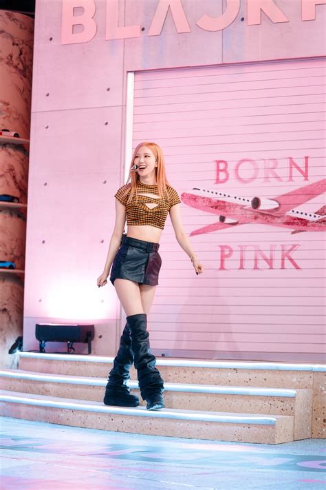220925 BLACKPINK Rosé - 'Shut Down' at Inkigayo | kpopping