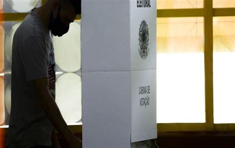 TSE e INSS alertam que é falso comunicado de que comprovante de voto