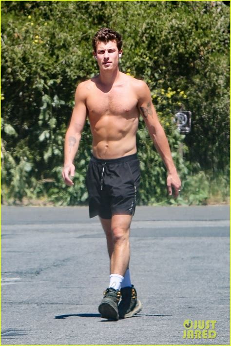 Shawn Mendes Kicks Off His Weekend With A Shirtless Hike In The