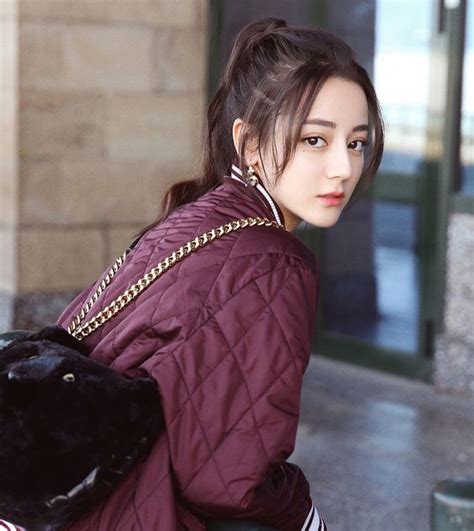 Kiểu tóc mái thưa buộc cao đẹp trẻ trung năng động hot nhất hiện nay