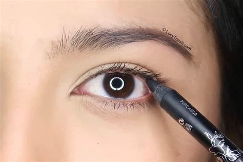 How To Make Your Eyelashes Look Thicker Instantly