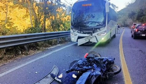 Joven motociclista fallece tras colisión con camión en la carretera 200