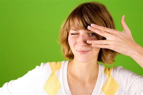 Premium Photo Closeup Portrait Of Pretty Young Woman On Green Background