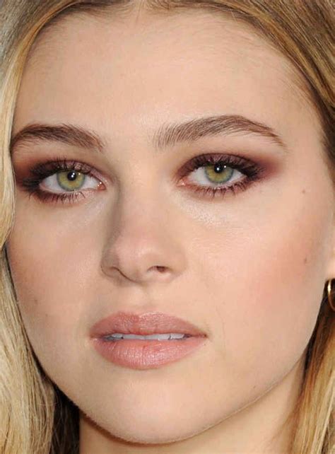 Close Up Of Nicola Peltz At The 2015 Instyle Awards Celebrity Makeup