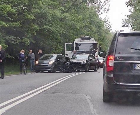 Zderzenie trzech samochodów w Katowicach Tym razem obeszło się bez