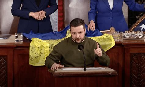 Експертка з етикету проаналізувала образ Зеленського під час візиту до США