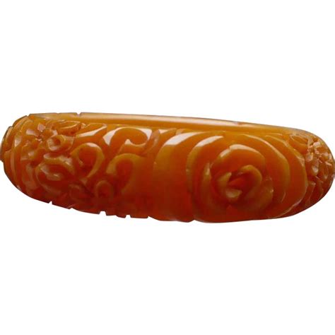 Butterscotch Deep Carved Bakelite Bracelet Gem